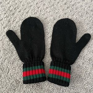 Kids GUCCI mittens size M
